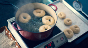 Boiling bagels